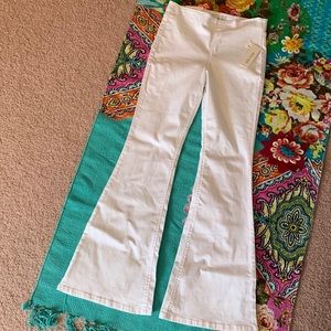 NWT Ella Moss white flare pull on jeans. Size 28.